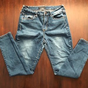 Aeropostale jeans. Slim cut.